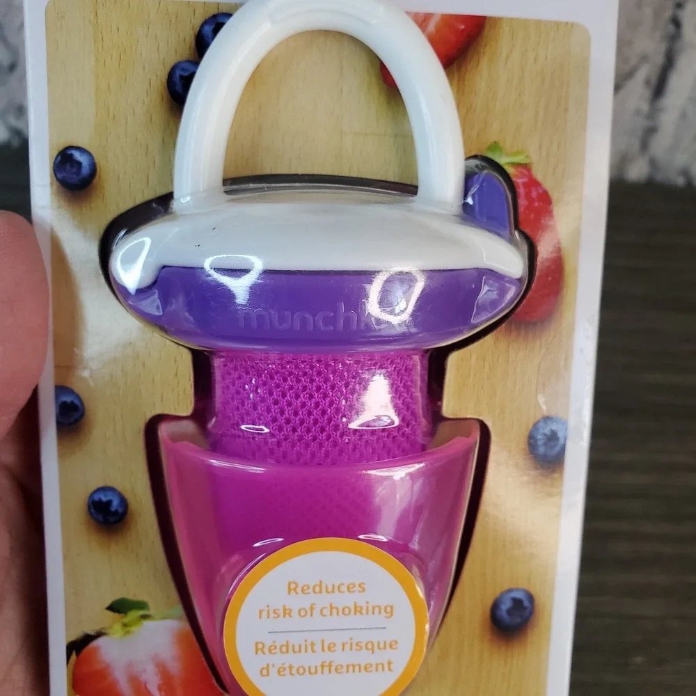 Munchkin Fresh Food Feeder Raw Fresh Teether Purple Pink Baby Toddler BPA Free
